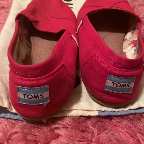 Toms - Picture 4 of 5